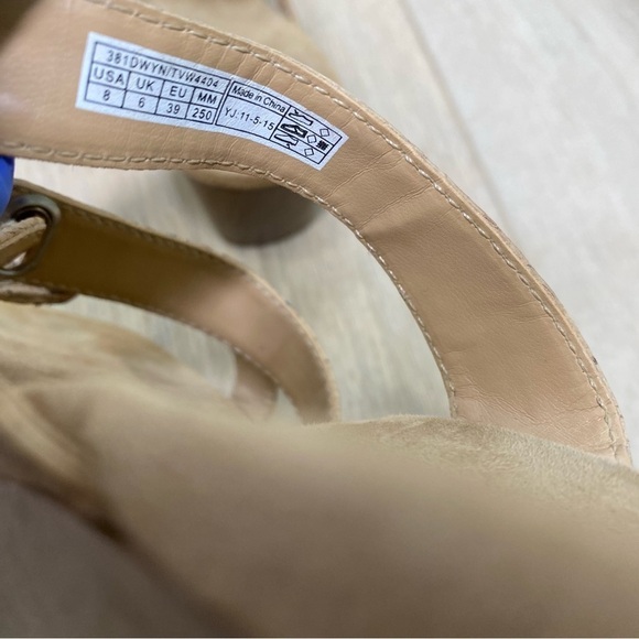 Vionic Triple Strap Cork Wedge Sandals Size 8 - Picture 5 of 6